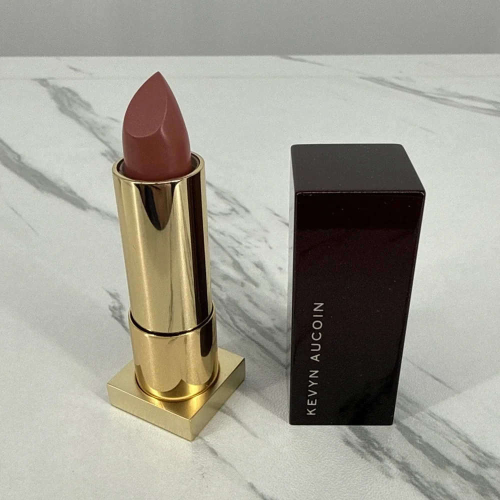 Kevyn Aucoin new never
